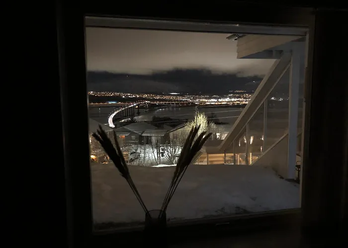 Moderne Og Trivelig Leilighet, Med Unik Utsikt