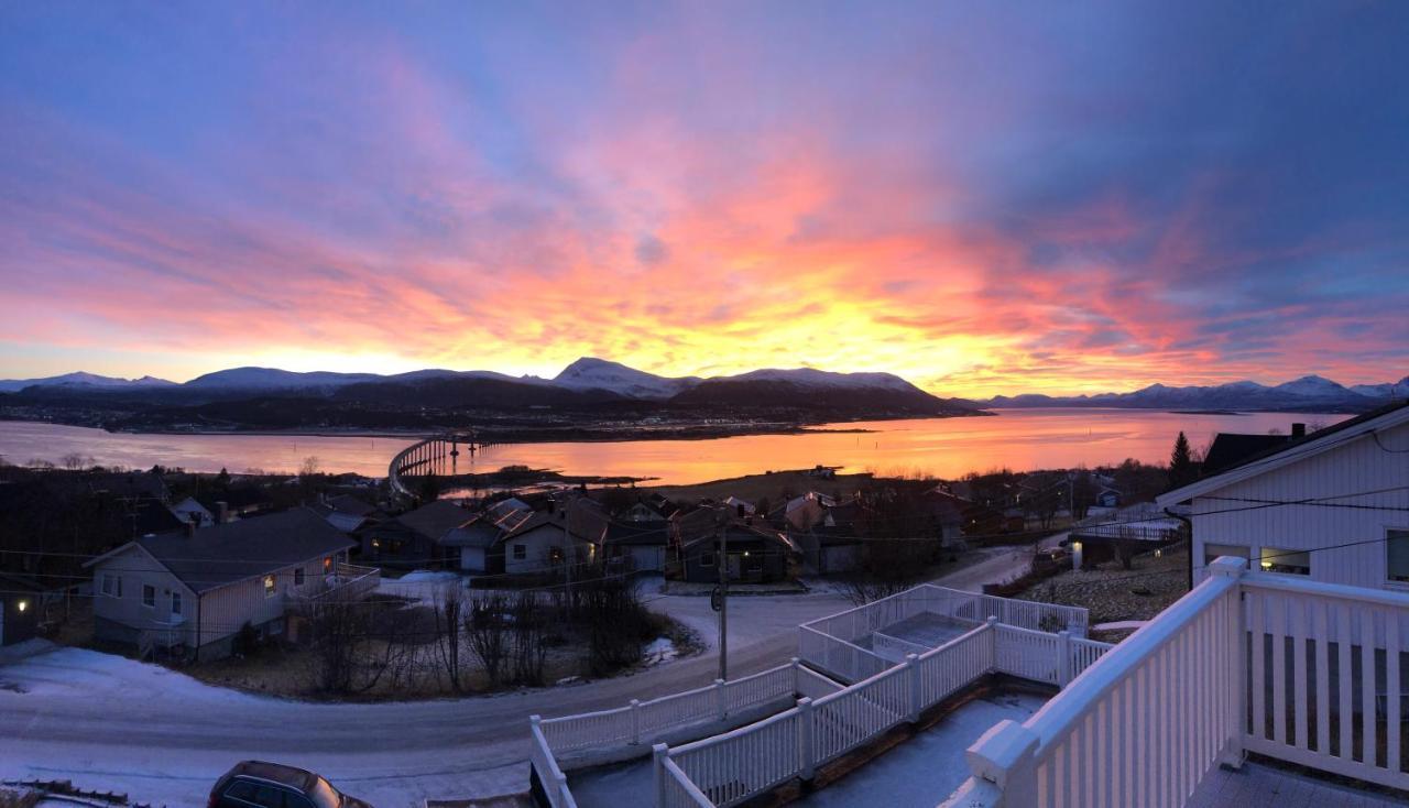 Moderne Og Trivelig Leilighet, Med Unik Utsikt Apartment